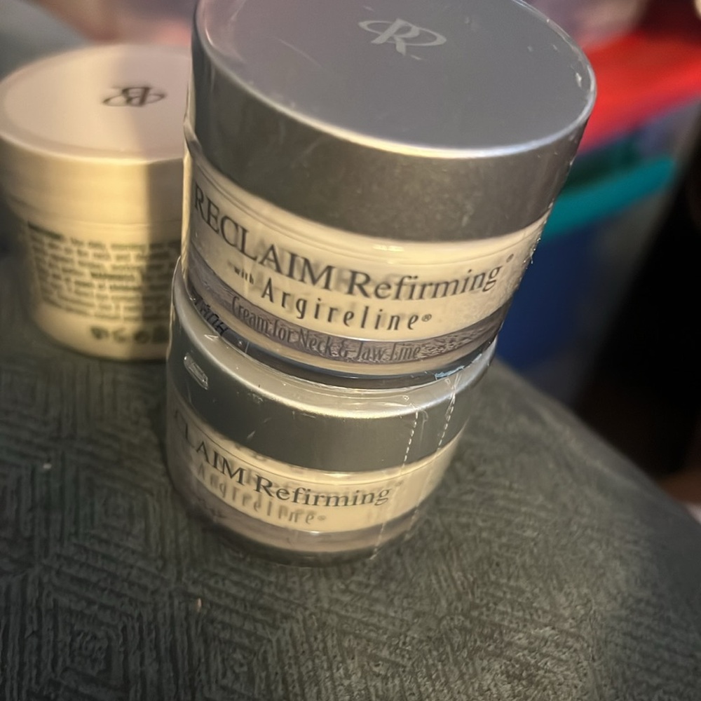 Principal Secret Neck & Jaw Line Refirming Cream
1 oz, sealed, new. 2 available